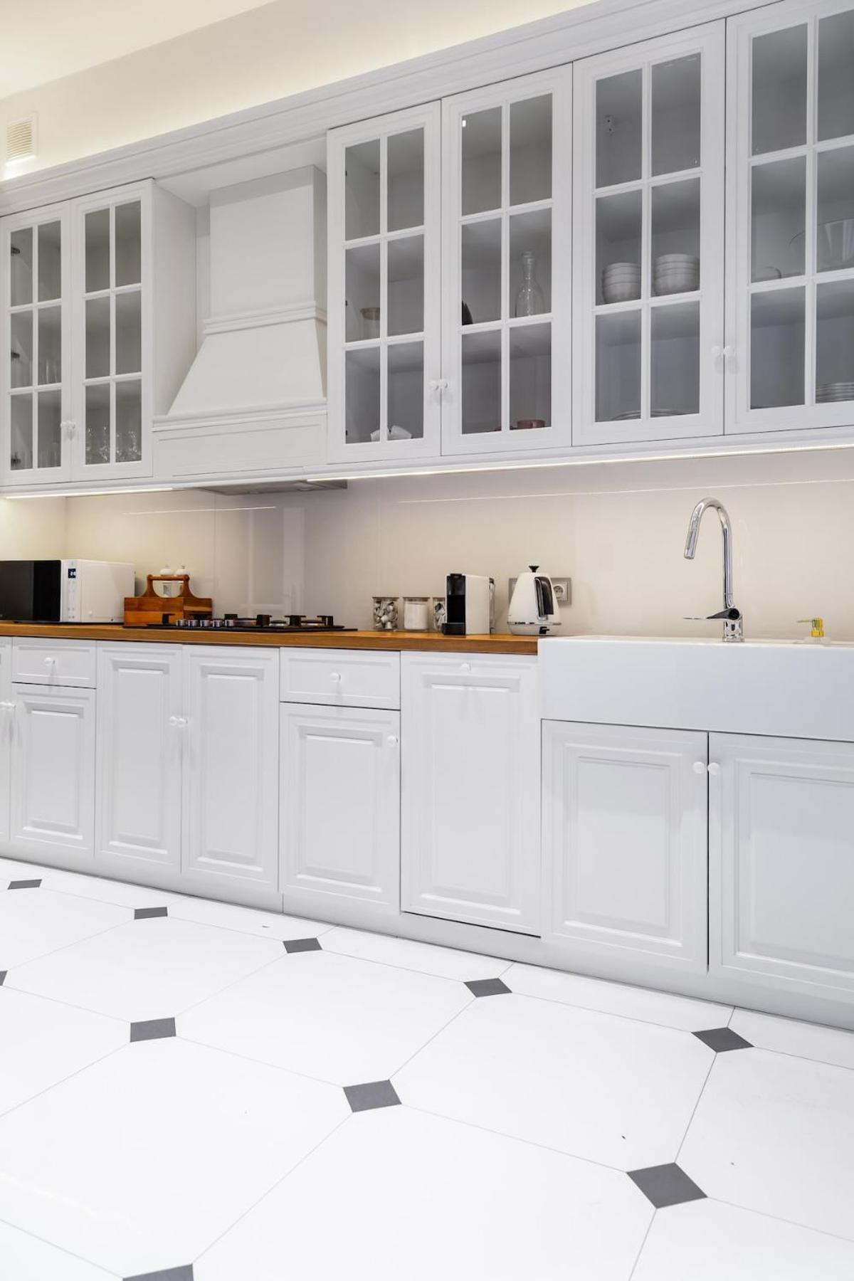 Househost Boguslawskiego 76